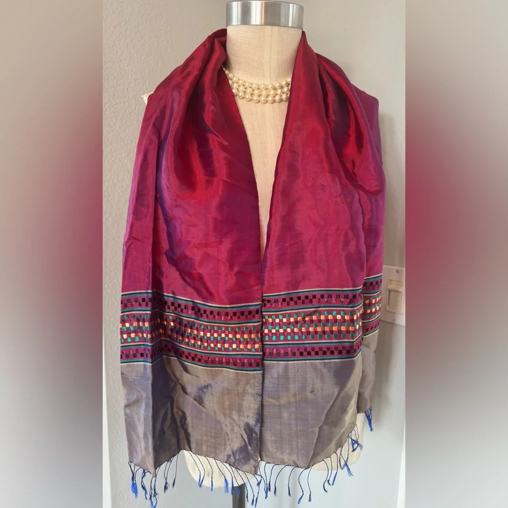 Iridescent Sheen Scarf in Thai Style Silk (No Tags)